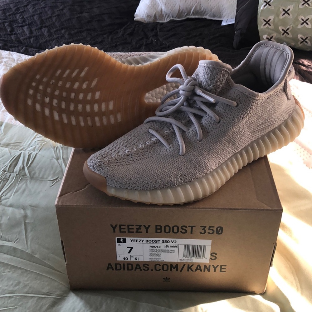 Slightly used Yeezy Boost 350 V2